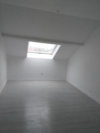  Appartement à louer 3 pièces 75 m²