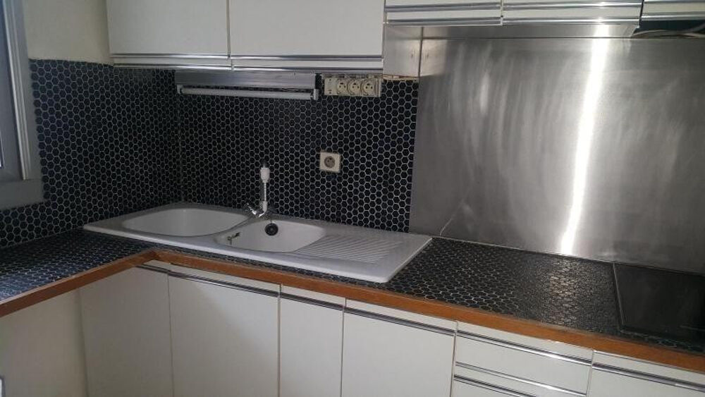 Location Appartement Grand studio avec balcon Paris 12ème Paris 12