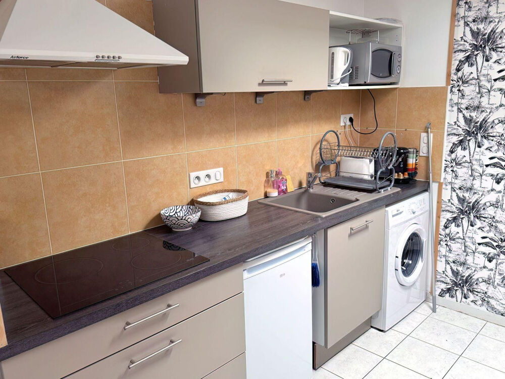 Location Appartement Beau studio meublé de 25m² avec terrasse La rochelle