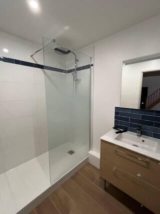  Appartement à louer 4 pièces 100 m²