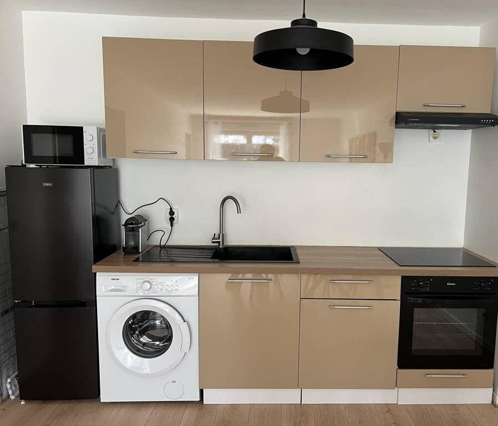 Location Appartement Beau 2P meublé 46m²  rénové avec balcon Courbevoie