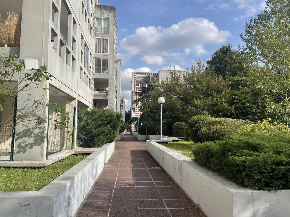 Location Appartement F1 meublé avec loggia Noisy-le-grand