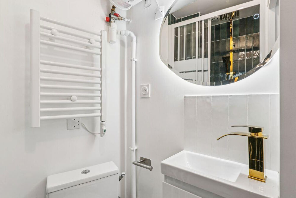 Location Appartement Location studio meublé refait à neuf Paris 18