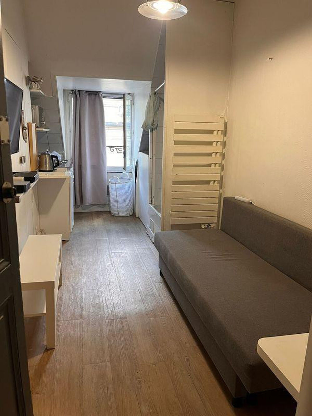 Location Appartement Studette meublée 10m² - Champs Elysées Paris 8