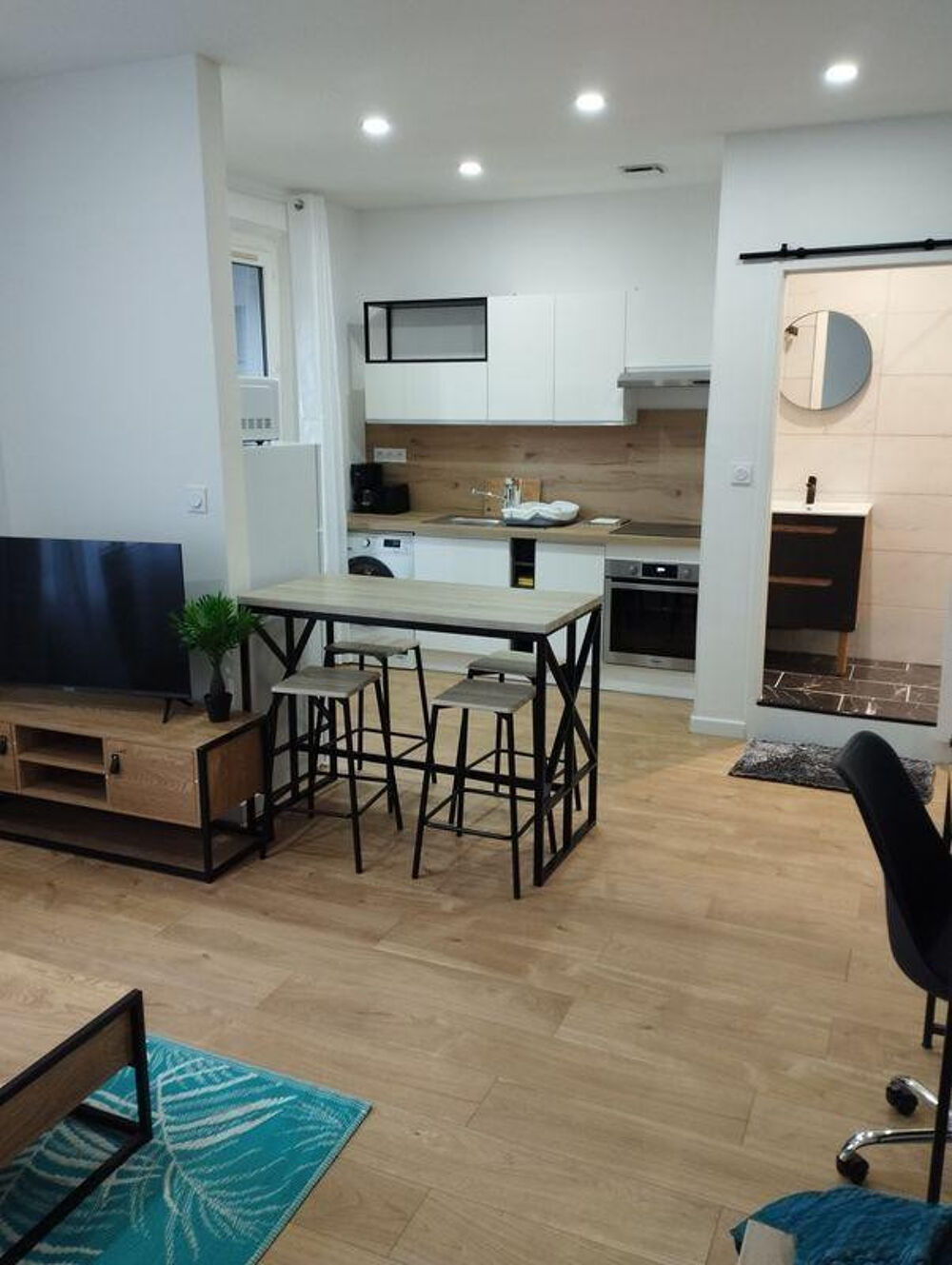 Location Appartement Grand studio meublé 34 m² rue du drac, Grenoble Grenoble