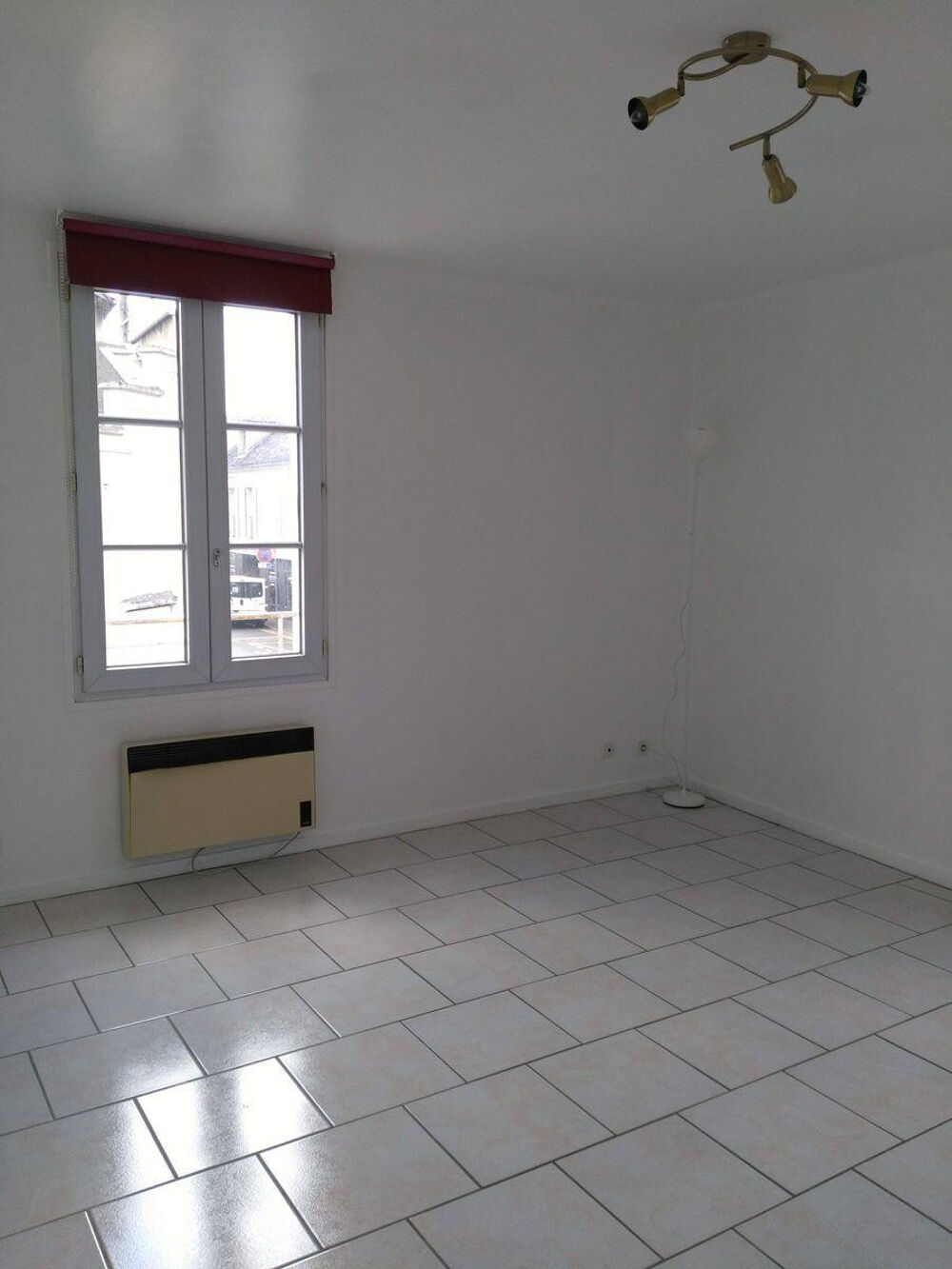 Studio lumineux en plein centre-ville Montereau