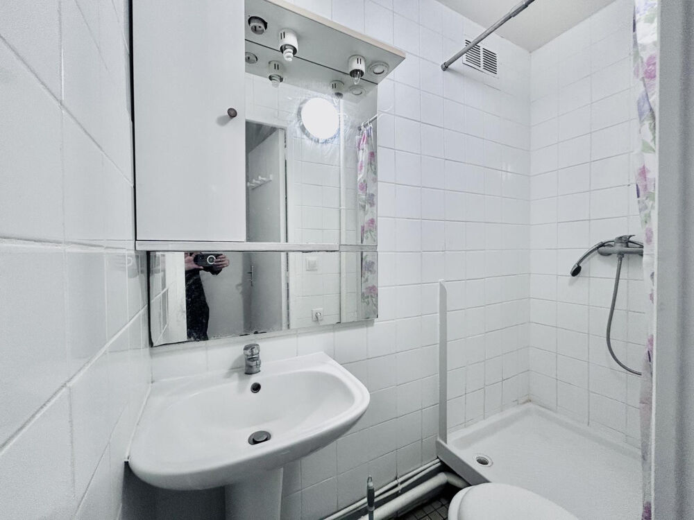 Location Appartement Demi-studio meublé salle de bain et WC privatifs Créteil