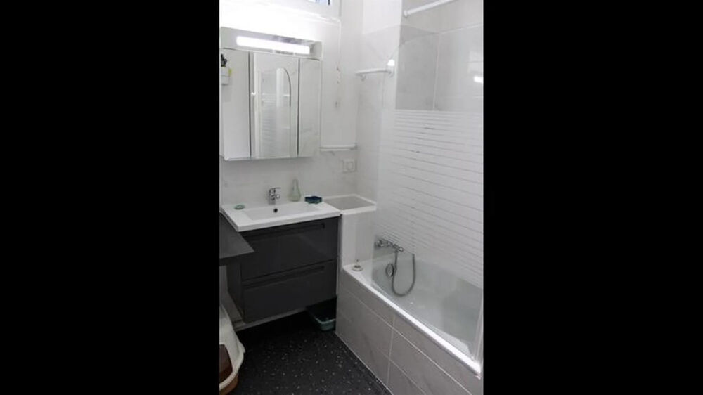 Location Appartement Appartement meublé - 50 m 2 - Paris 9è Martyrs Paris 9