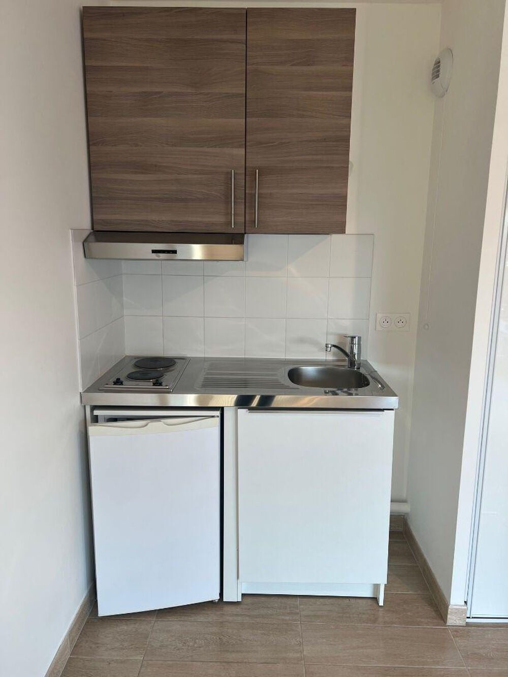 Location Appartement Loue studio meublé 30m2 à Bagneux Bagneux