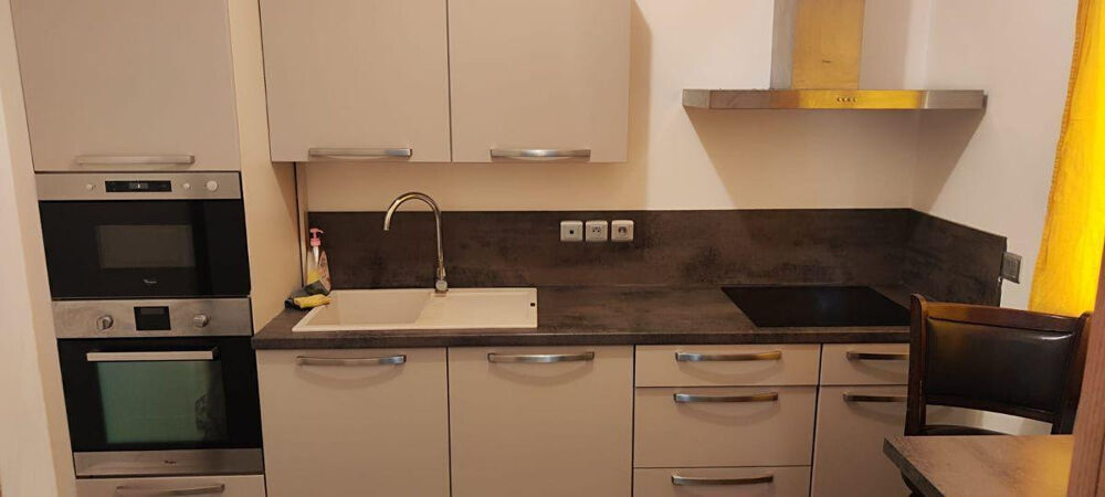 T1 avec jardinet et cour privative dans maison