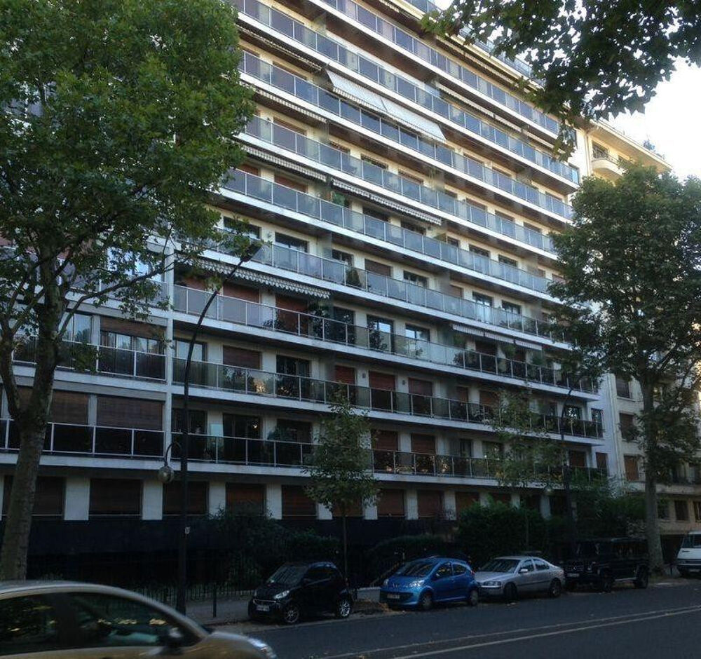 Location Appartement Beau studio calme et lumineux, immeuble standing Paris 16