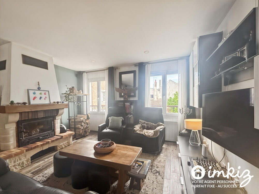 APPARTEMENT 4 PIECES TYPE MAISON DE VILLE