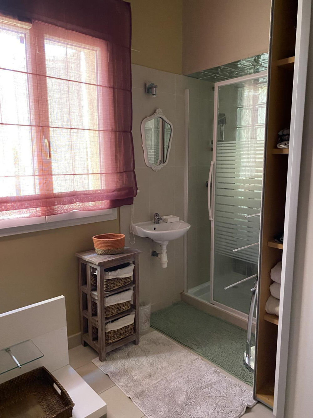Location Appartement Très belle et grande chambre meublée Curis-au-mont-d'or#curis-au-mont-d&