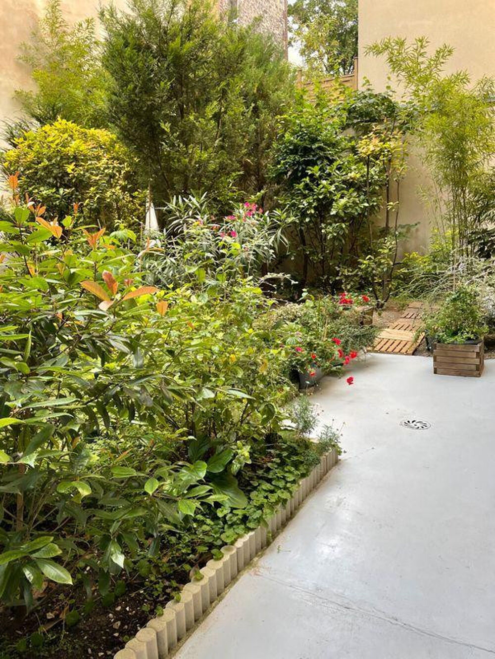 Location Appartement Grand studio meublé de 24 M2 - 75015 Paris 15