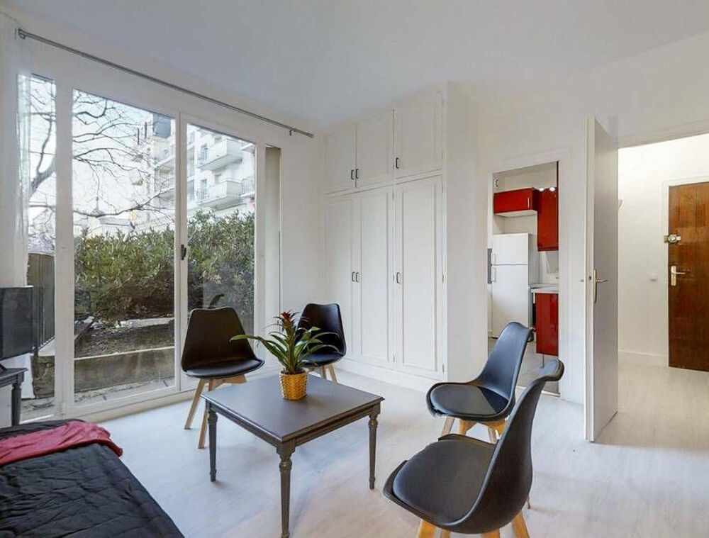Location Appartement Superbe Double living meublé très bien situé 35m² Neuilly-sur-seine