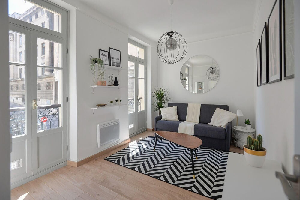 Location Appartement Beau studio meublé 25m² lumineux idéalement placé Marseille 1