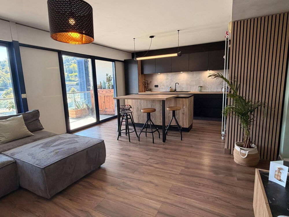 Location Appartement T2 MEUBLÉ PREMIUM – CONFLUENCE – TERRASSE 13,59 m² Lyon 2