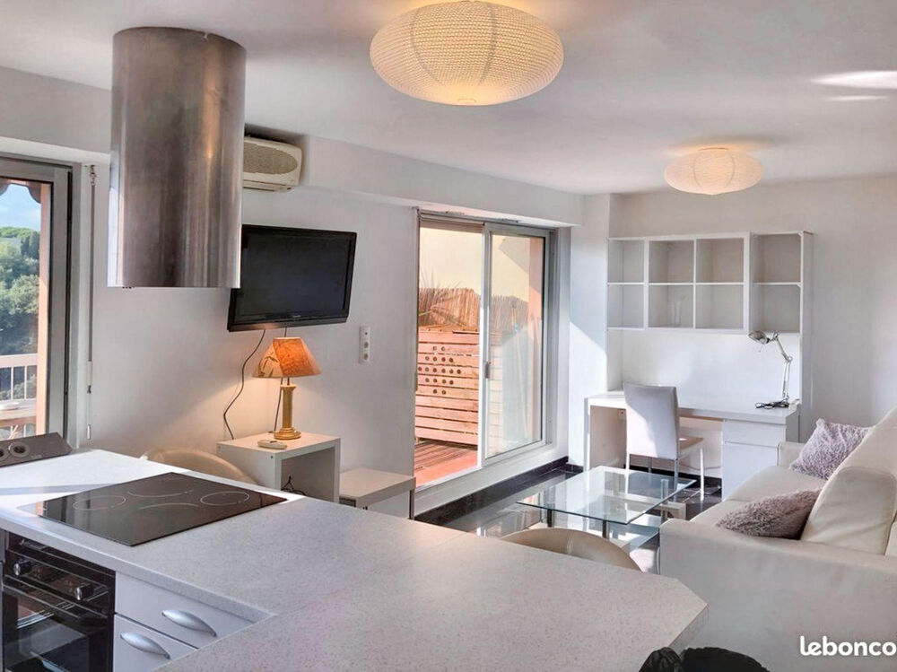 Magnifique studio équipé avec vue mer imprenable