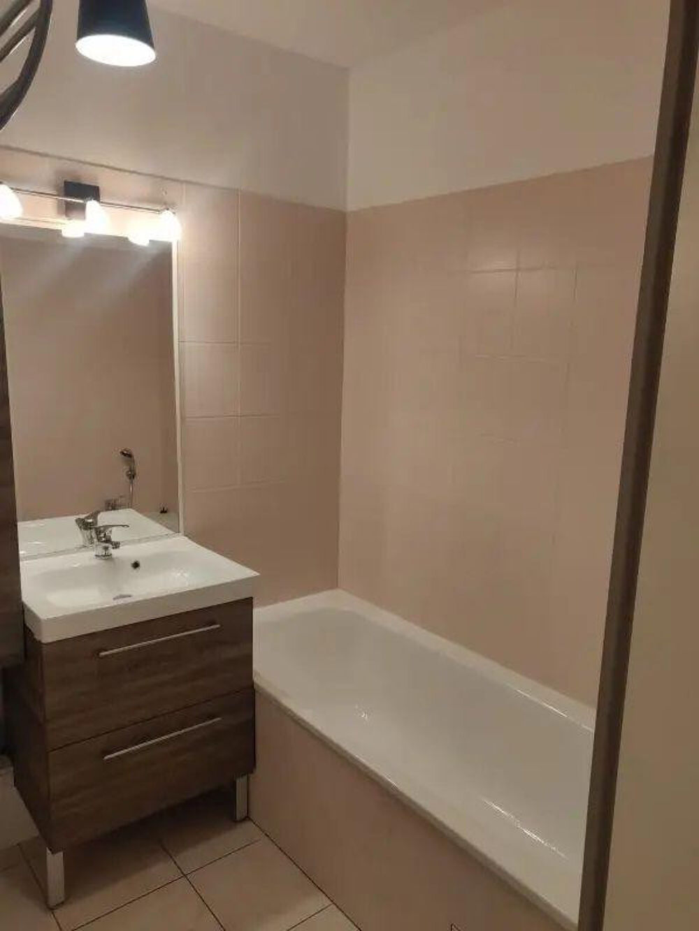 Location Appartement Superbe T3, meublé et décoré avec goût Grenoble