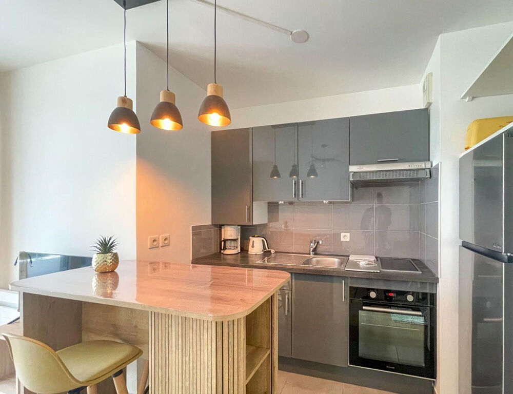 Location Appartement MEUBLE NEUF T2 48 M2 dont TERRASSE 8 M2 Courbevoie