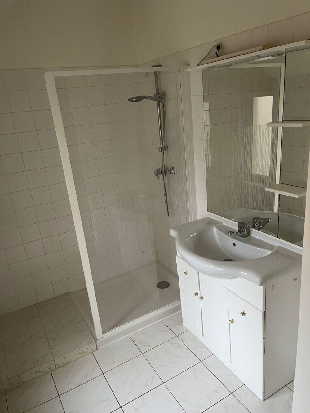 Location Maison Petite maison tranquille de 85 m^2. Villeneuve-sur-yonne