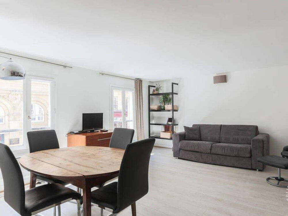 Location Appartement Superbe studio meublé 43m² au cœur du Marais Paris 4