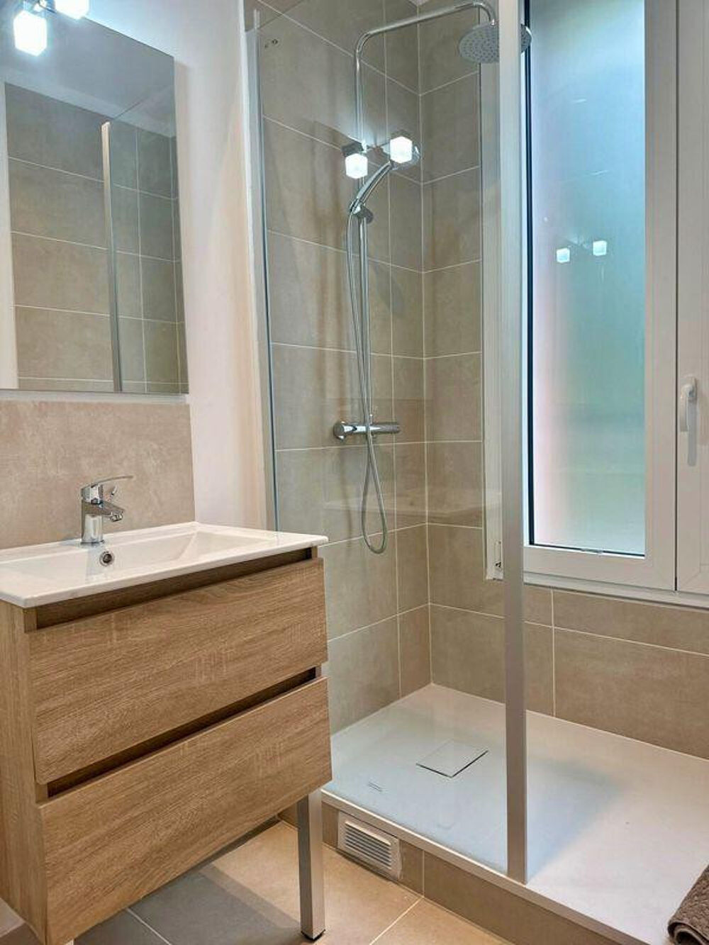 Location Appartement Studio meublé refait à neuf - 15 min de Paris Ivry-sur-seine