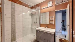  Appartement à louer 1 pièce 63 m²