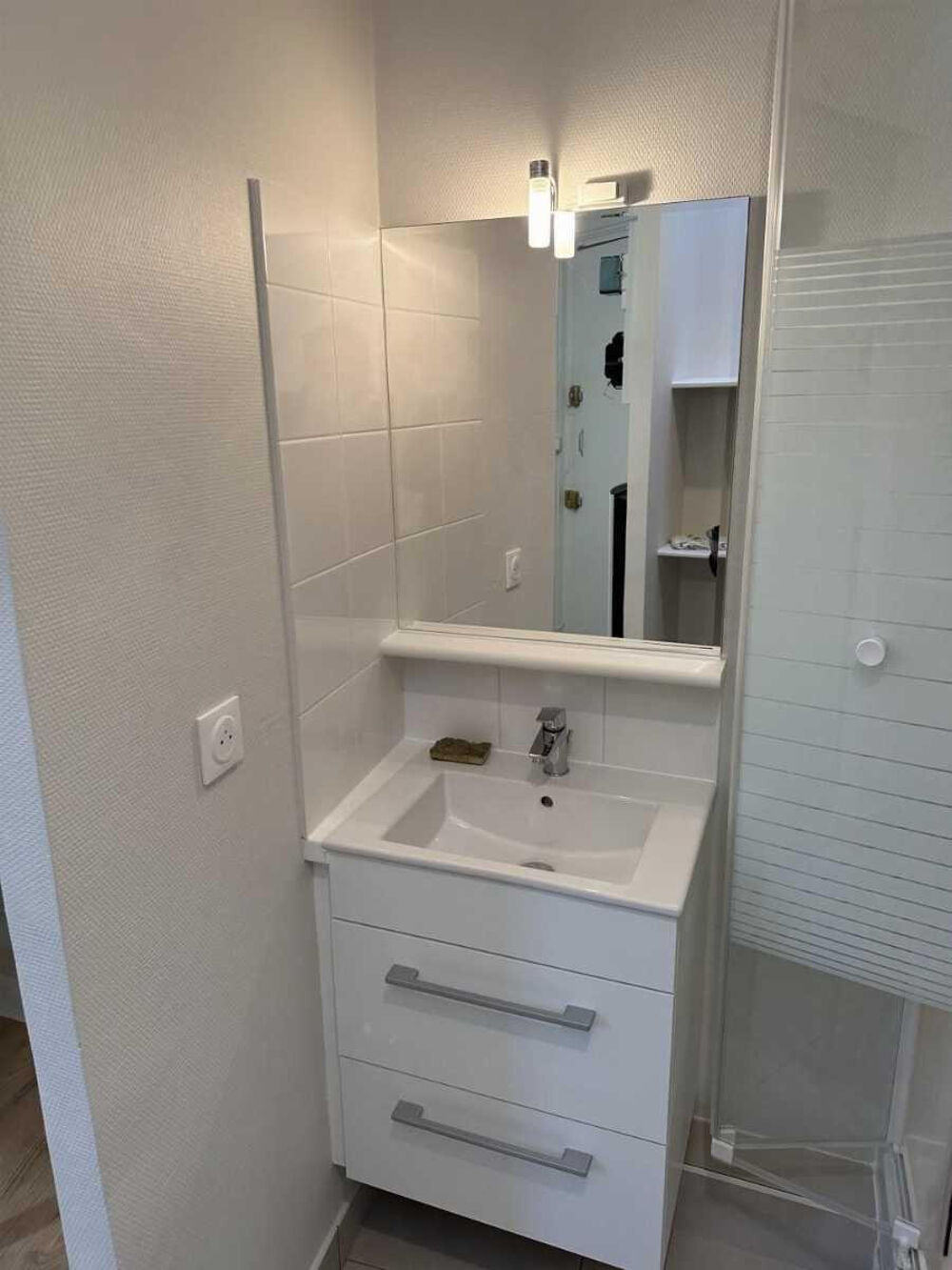 Location Appartement Studette Paris 16ème à louer Paris 16