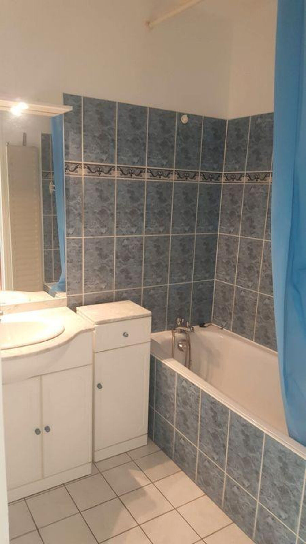 Location Appartement T2 46m2 large balcon et parking privatif Marseille 12