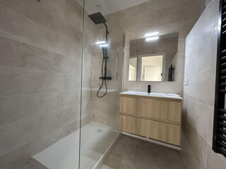  Appartement à louer 3 pièces 68 m²