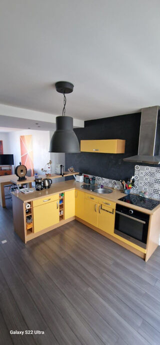  Appartement à louer 3 pièces 65 m²