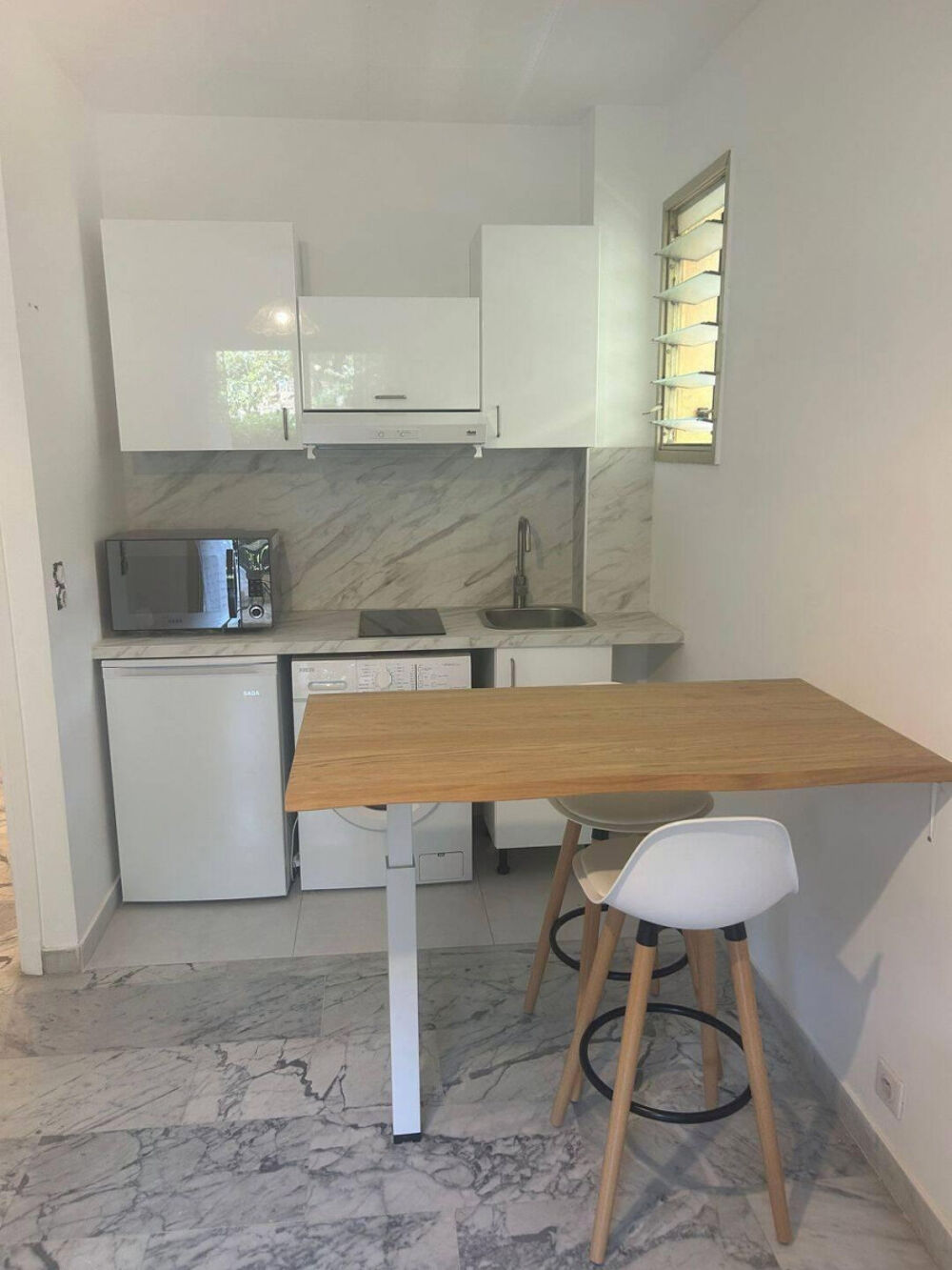 Location Appartement Studio de 24m2 avec 20m2 de terrasse bail étudiant Nice