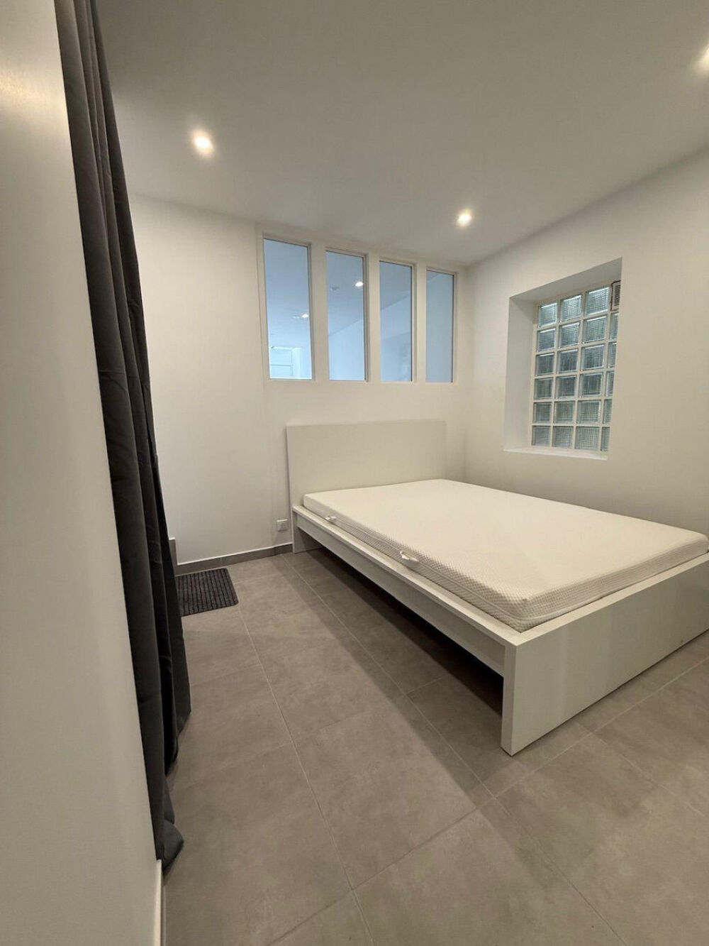 Location Appartement 2 pièces entièrement rénové sur cours au calme. Romainville