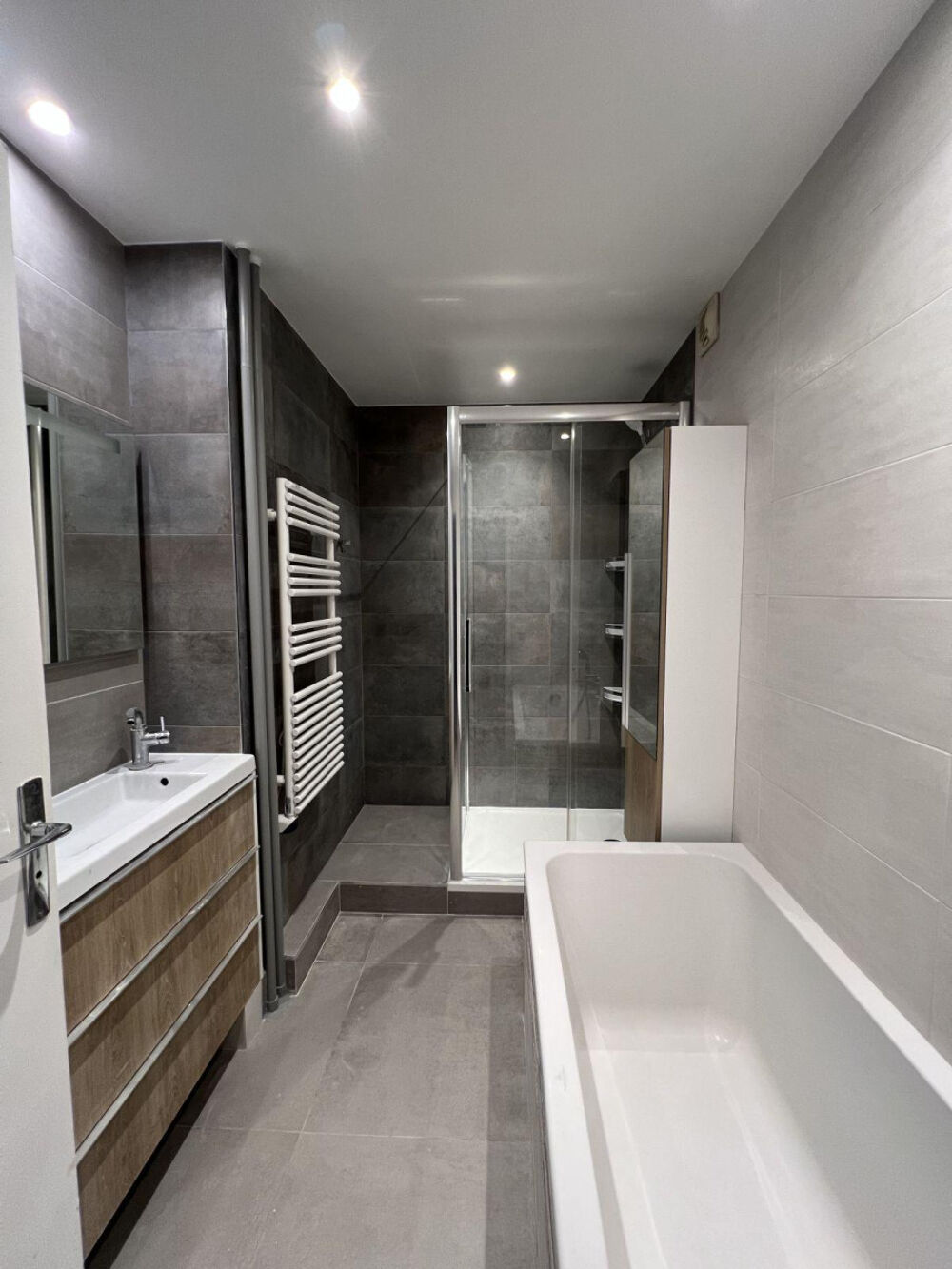 Location Appartement Bel Appartement de 5 pièce à la Défense Courbevoie