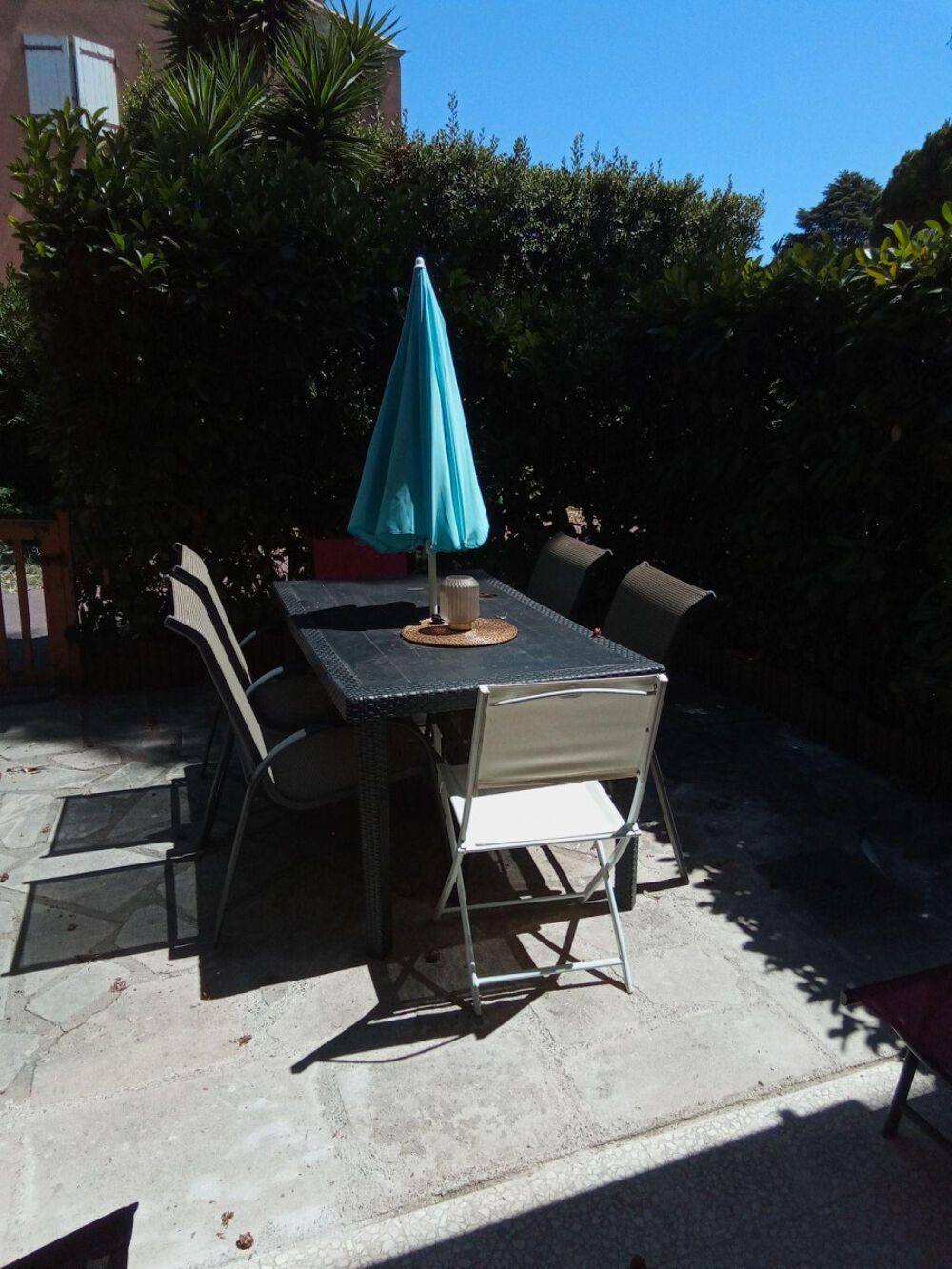 Location Appartement Studio meublé dans immeuble très calme Carqueiranne