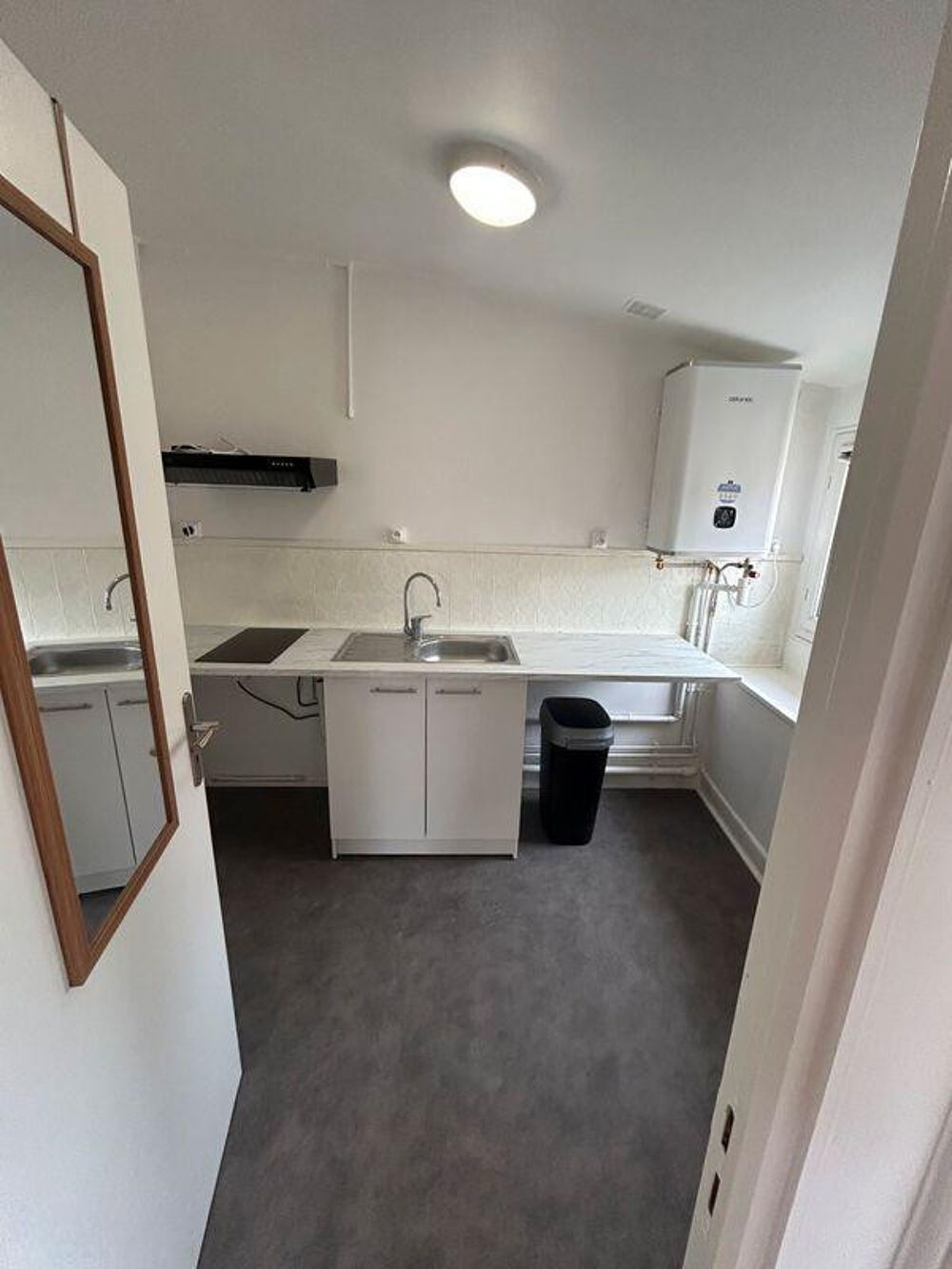 Location Appartement Charmant T1 meublé de 31 m² Bordeaux