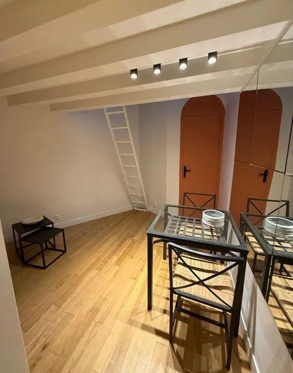 Location Appartement Beau duplex 26m² aux Buttes Chaumont Paris 19