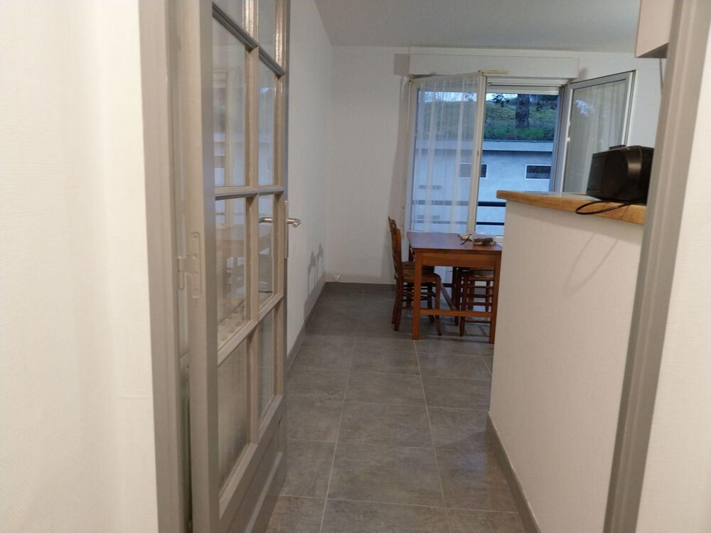 Location Appartement Grand studio meublé refait à neuf 35m² Tours