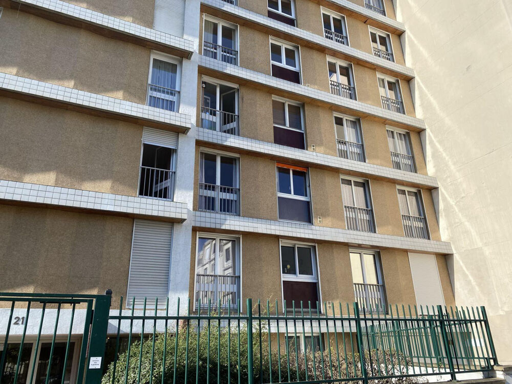 Location Appartement Petit studio confortable, dans bon environnement Paris 11