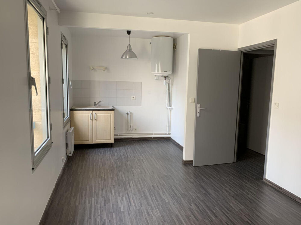 Location Appartement STUDIO 32 m² garage centre-ville d'Arles arènes. Arles