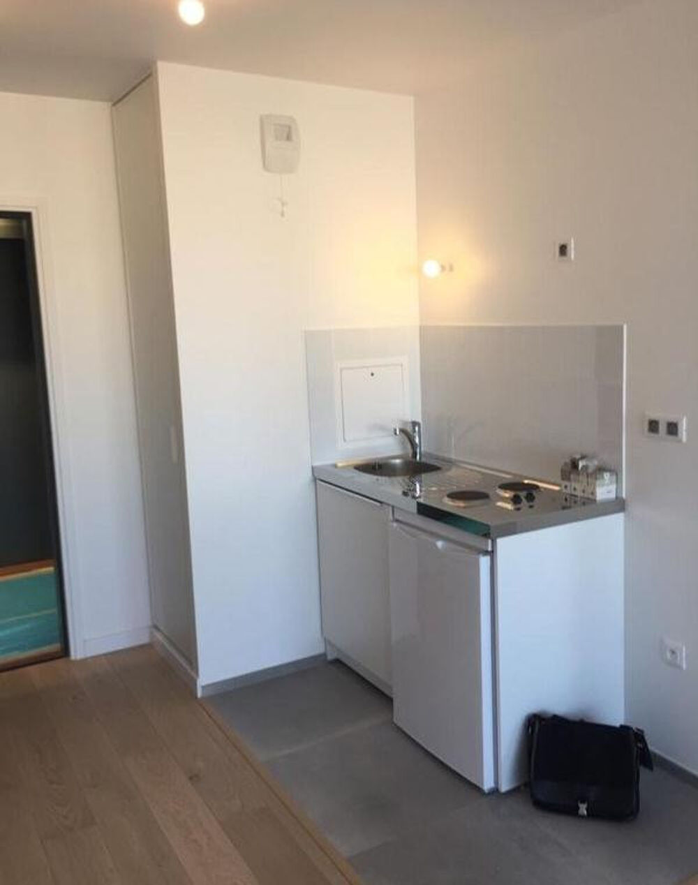 Location Appartement Studio à louer à Issy les Moulineaux Versailles