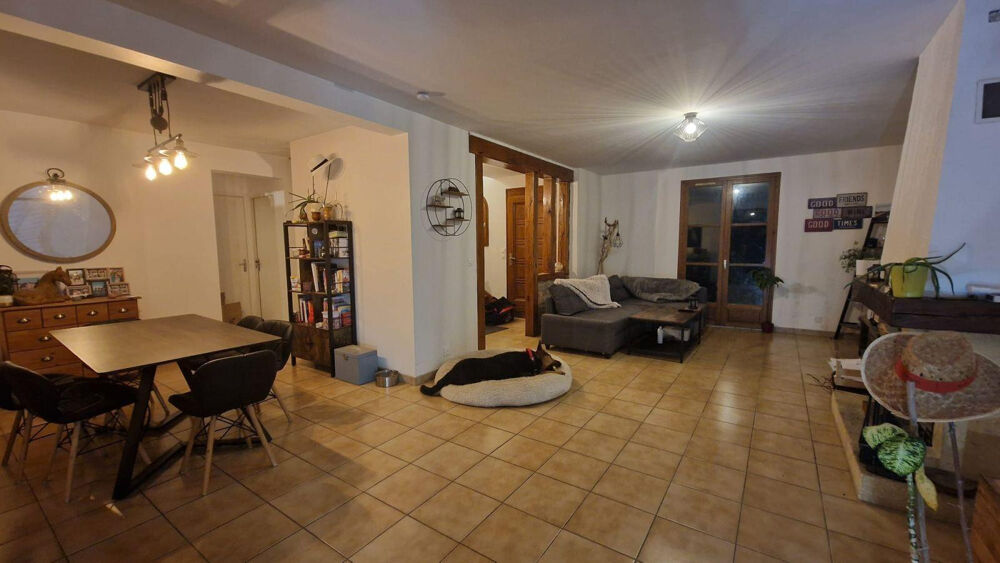 Belle maison individuelle avec du terrain!