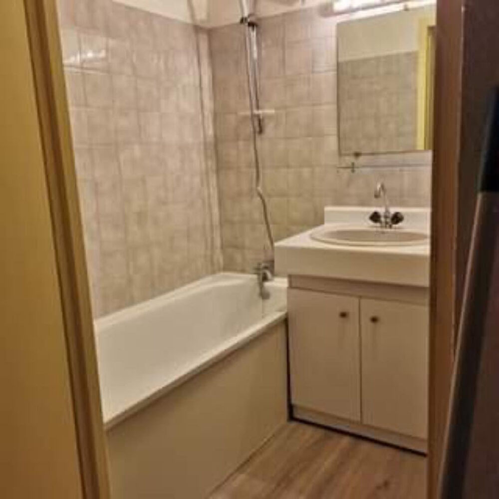 Location Appartement Studio meuble 25 m2 à Grenoble Grenoble