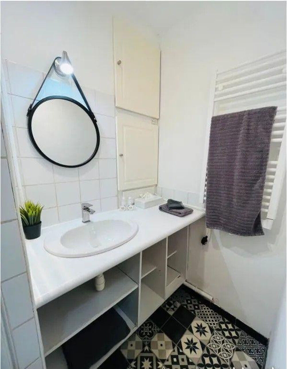 Location Appartement Studio meublé 38m² proche Fac et hôpital La Timone Marseille 5