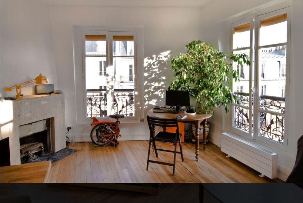 Location Appartement Studio Double Expo S-E Dernier Etg. avec Ascenseur Paris 20