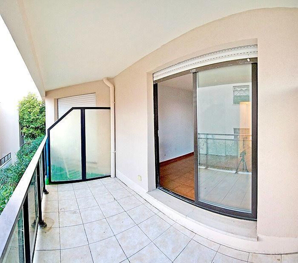 Location Appartement Charmant studio à louer à Fabron avec Parking Nice