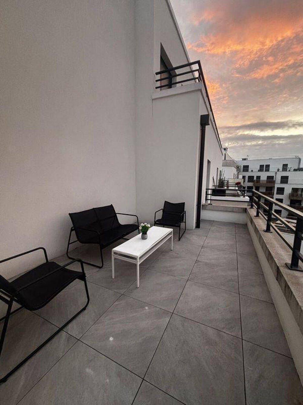 Studio meublé 28 m² + terrasse 16 m²