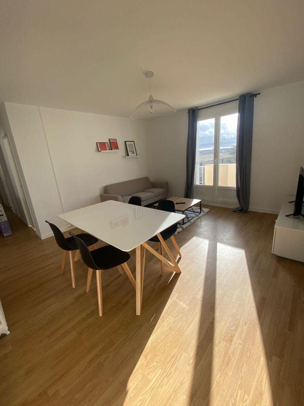 Location Appartement Colocation 4 chambres - Appartement meublé équipé Angers