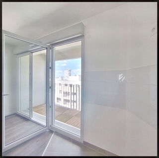 Appartement à louer 4 pièces 80 m²